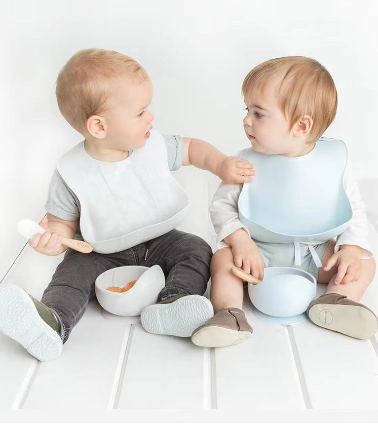 DINO Silikon-Babygeschirr-Set mit Saugnapf