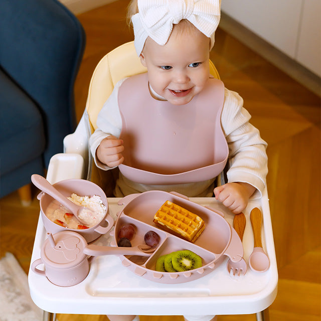 DINO Silikon-Babygeschirr-Set mit Saugnapf